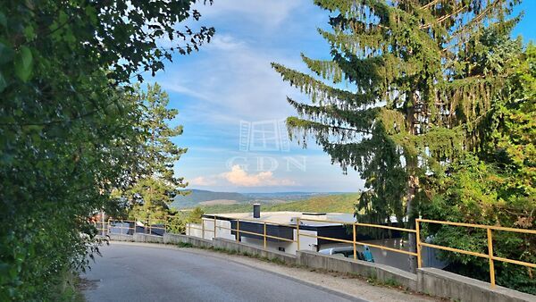 Eladó földterület Solymár