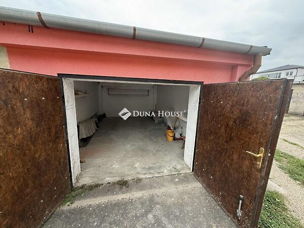 Eladó garázs Mosonmagyaróvár