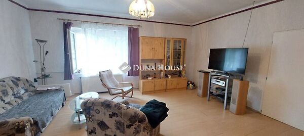 Eladó ház Szárliget