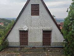 Eladó földterület Pécs