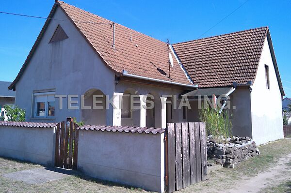 Eladó ház Mikebuda