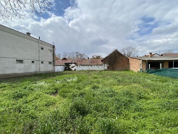 Eladó földterület Békéscsaba