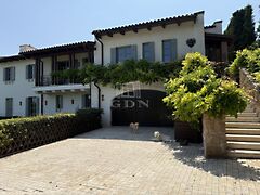 Eladó ház Budapest, III. kerület