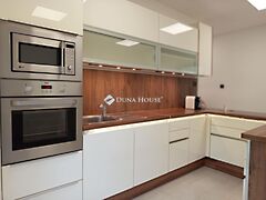 Eladó lakás Komló