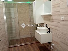 Eladó lakás Komló