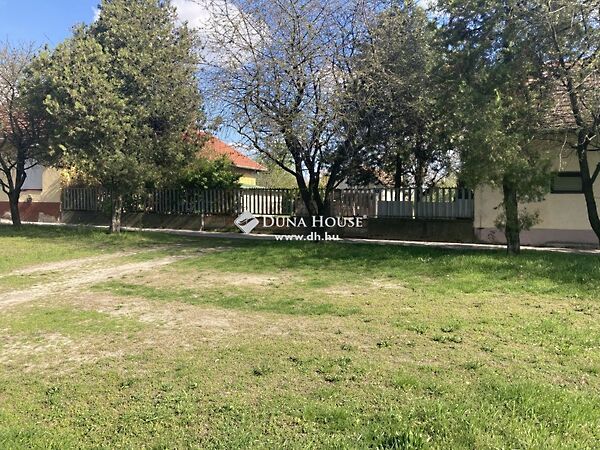 Eladó földterület Kerekegyháza