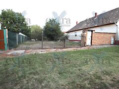 Eladó földterület Pusztaszer