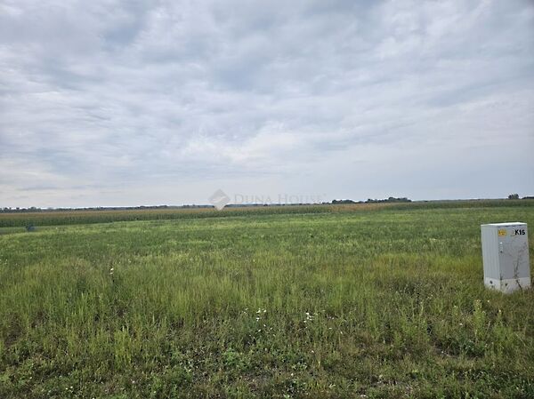Eladó földterület Dunaszeg