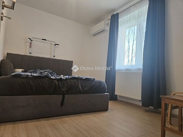 Eladó ház Győrság