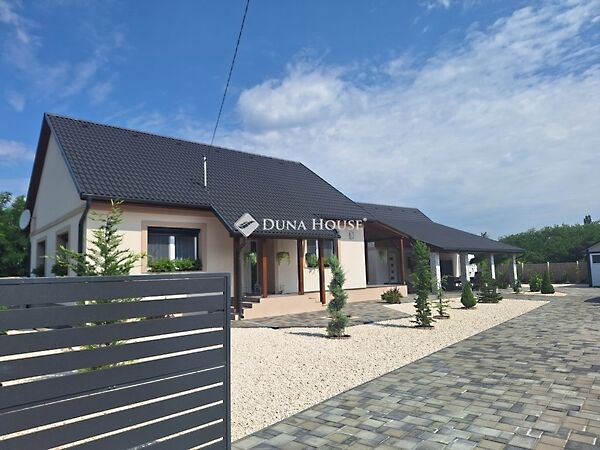 Eladó ház Kerekegyháza