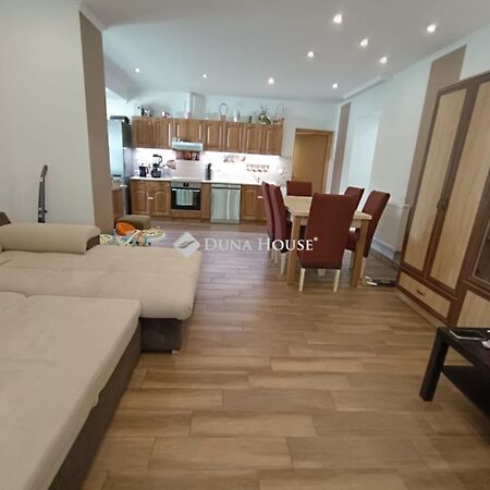 Eladó ház Lajosmizse