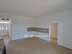 Eladó lakás Tápiószele