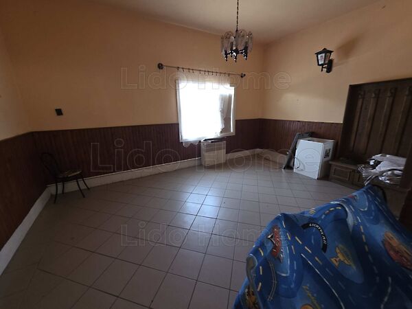 Eladó üzleti Jenő