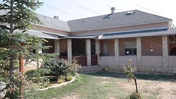 Eladó ház Kunhegyes