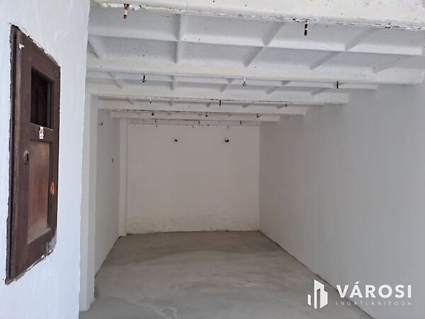 Eladó garázs Debrecen, Dobozi lakótelep