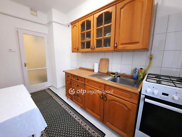 Eladó lakás Szolnok