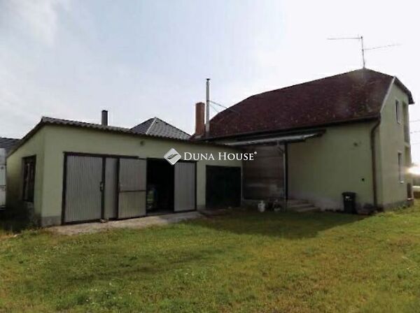 Eladó ház Bősárkány
