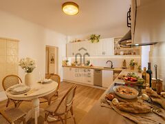 Eladó ház Budapest, III. kerület