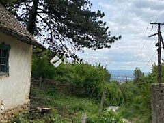 Eladó földterület Pécs