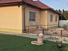 Eladó ház Mikepércs