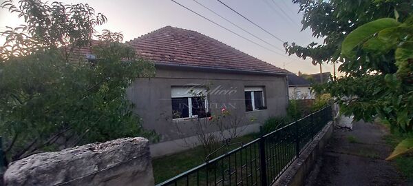 Eladó ház Öttevény