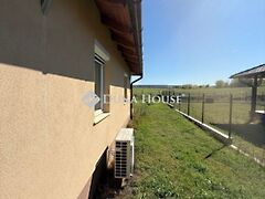 Eladó ház Nagytarcsa