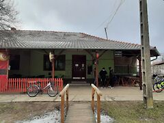 Kiadó üzleti Pusztaszer