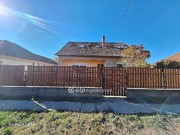 Eladó ház Telekgerendás