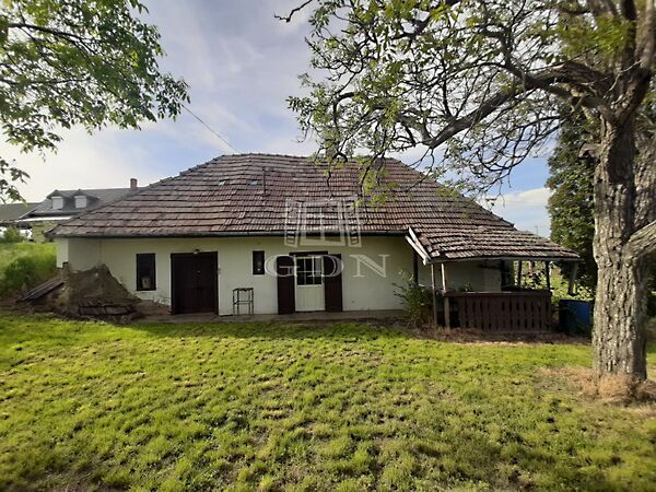 Eladó földterület Siójut