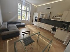 Eladó lakás Budapest, VI. kerület