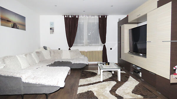 Eladó ház Újrónafő