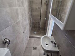 Eladó ház Újszász