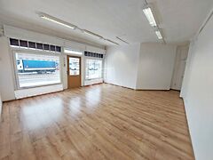 Eladó üzleti Budapest, XV. kerület