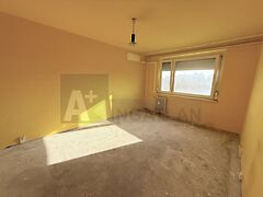 Eladó lakás Szeged, Makkosház