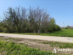Eladó földterület Makó