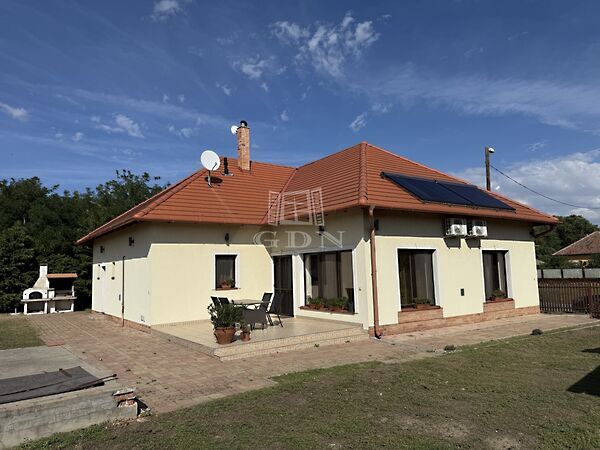 Eladó ház Csanytelek