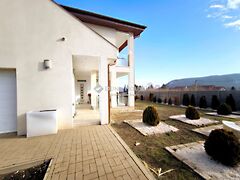 Eladó ház Csobánka