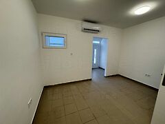 Kiadó üzleti Ságvár