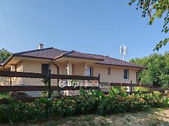Eladó ház Kápolnásnyék