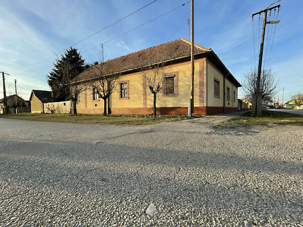 Eladó ház Tázlár