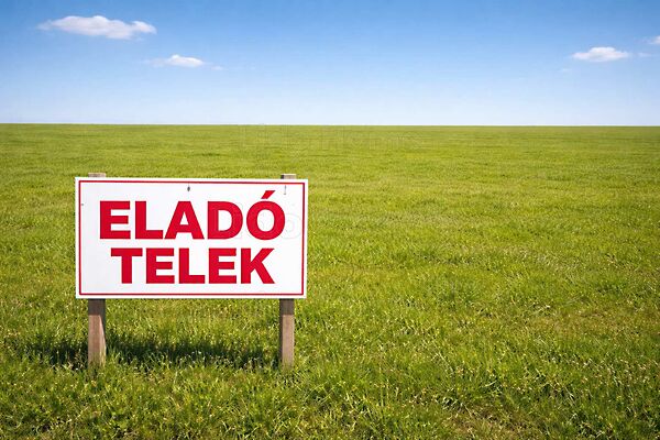 Eladó földterület Márkó