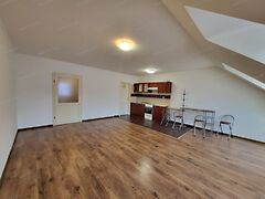 Eladó lakás Győr, Újváros