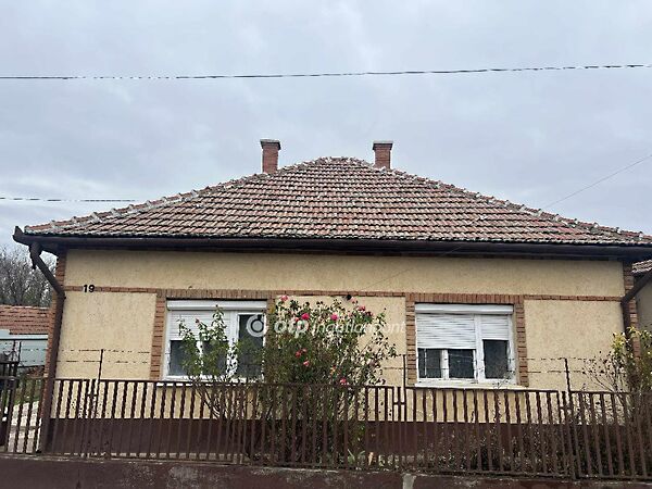 Eladó ház Tószeg