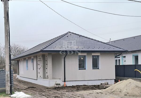 Eladó ház Szigetcsép