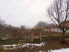 Eladó földterület Pér