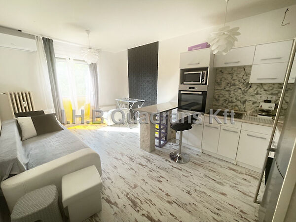 Eladó lakás Szekszárd