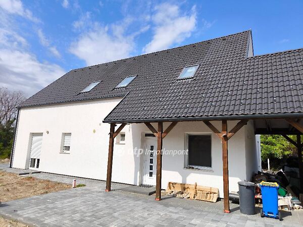 Eladó ház Ceglédbercel