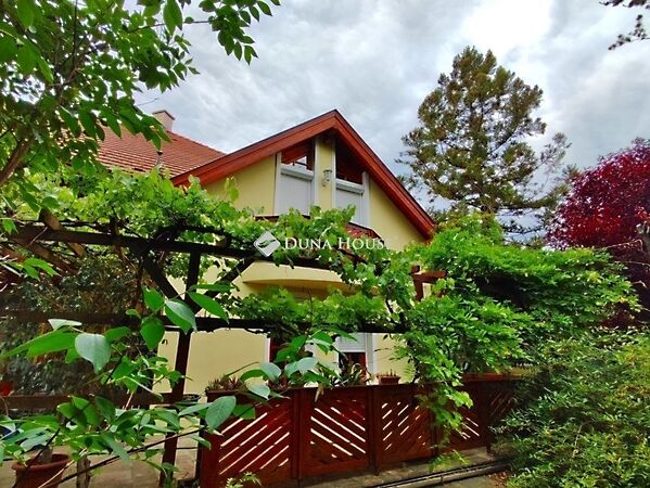 Eladó ház Csömör