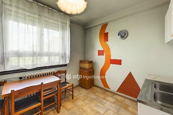 Eladó lakás Cegléd