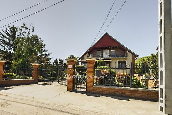 Eladó nyaraló Cegléd